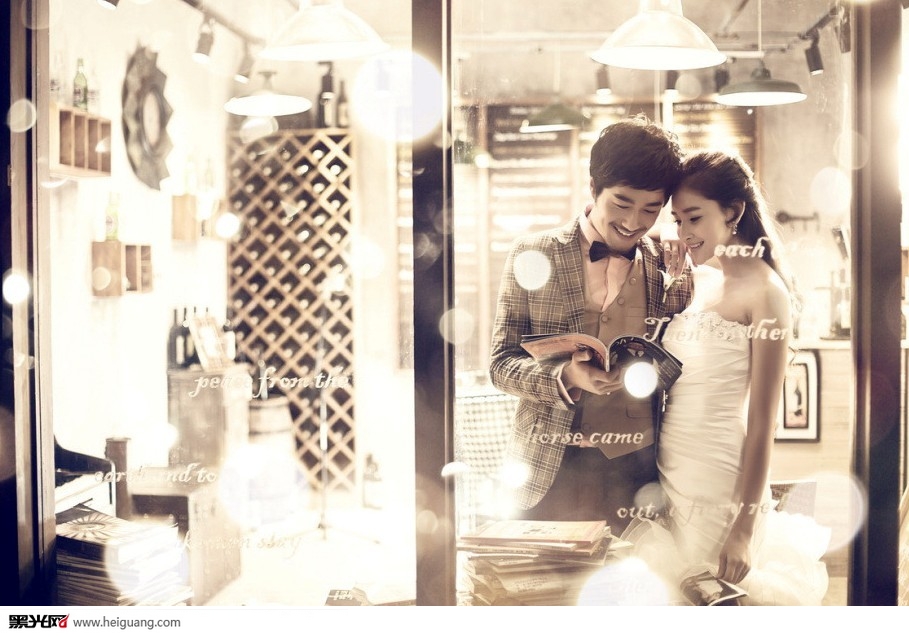 点击大图看下一张：恋人的故事 婚纱摄影