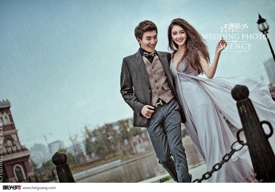 点击大图看下一张：交响乐之雨 婚纱摄影