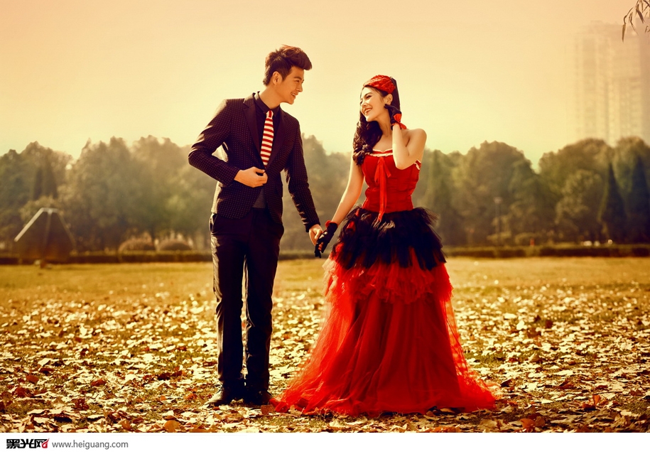 点击大图看下一张：秋浓 婚纱摄影