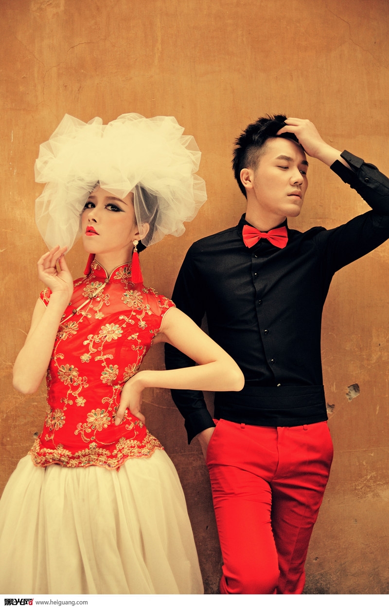 点击大图看下一张：转瞬嫣红 婚纱摄影