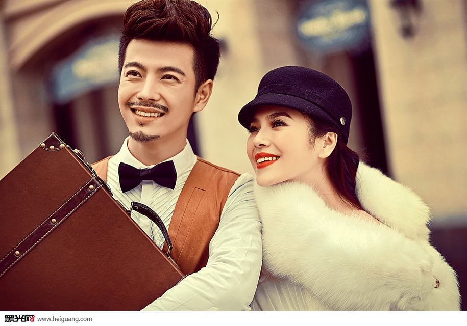 点击大图看下一张：纯 爱 婚纱摄影