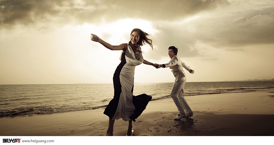 点击大图看下一张：奔放的旋律 婚纱摄影