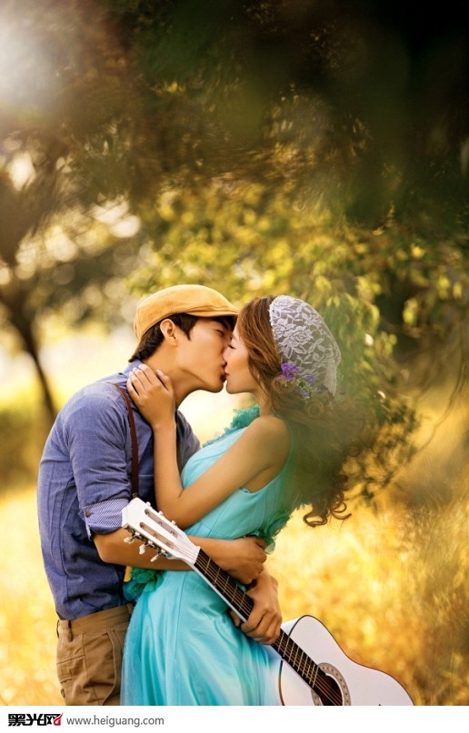 点击大图看下一张：秋的随想 婚纱摄影