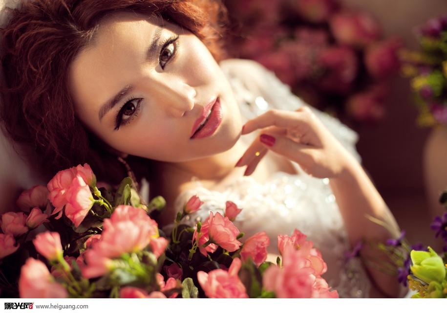 点击大图看下一张:艾丽莎 婚纱摄影