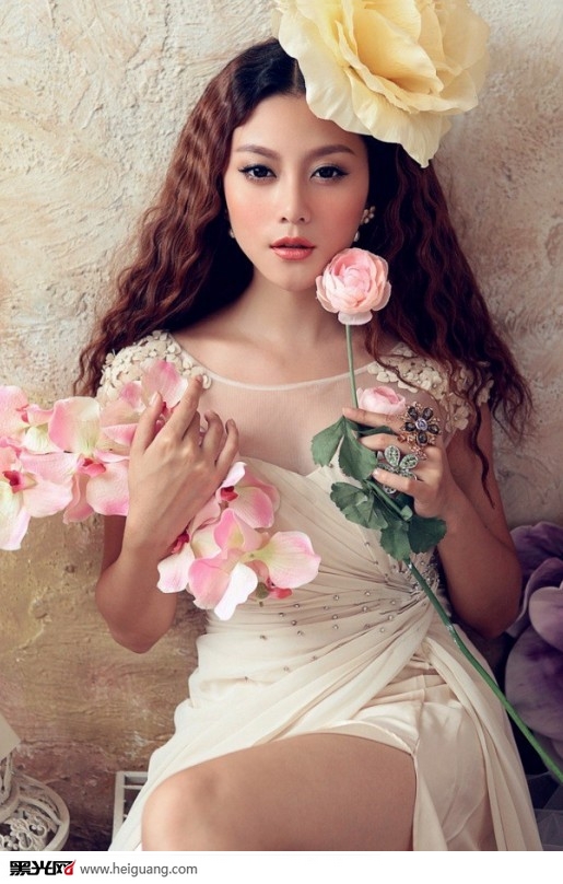 点击大图看下一张：MISS COCO 婚纱摄影