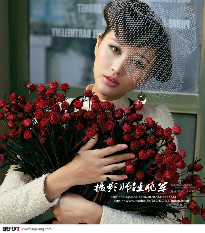 点击大图看下一张:恋上你的红玫瑰 婚纱摄影