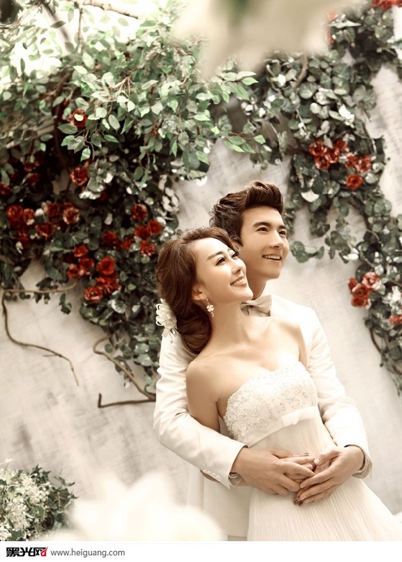 点击大图看下一张:王的后花园 婚纱摄影