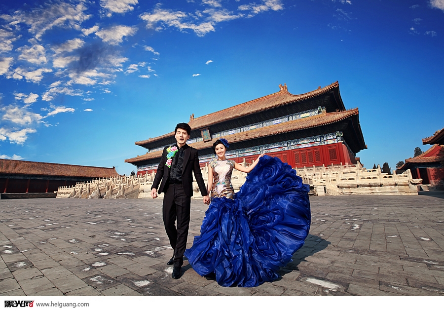 点击大图看下一张:携君手蓝色经典 婚纱摄影