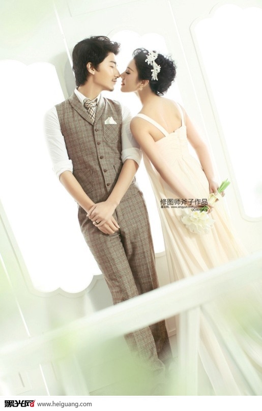 点击大图看下一张：白色之恋 婚纱摄影