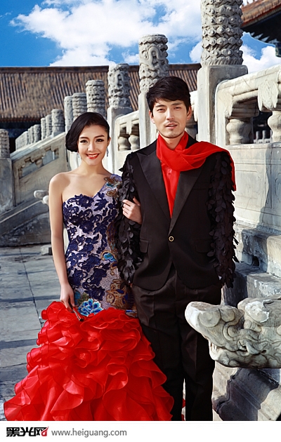 点击大图看下一张：凤凰于飞帝王城 婚纱摄影