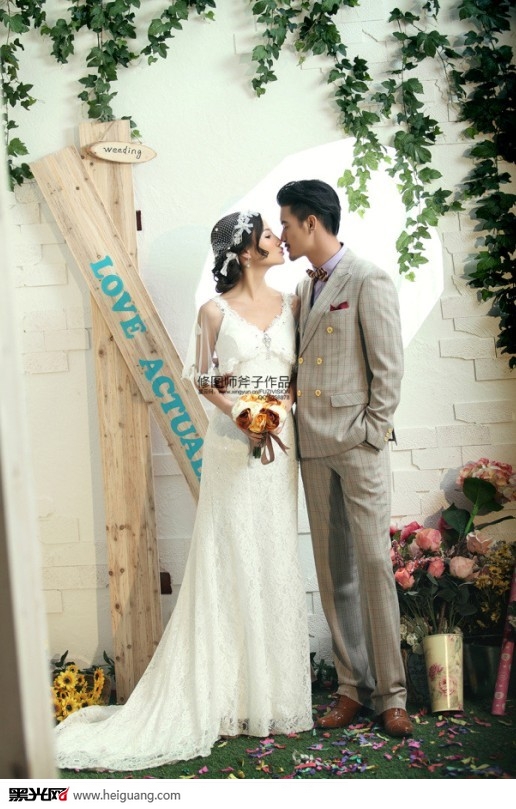 点击大图看下一张：Wedding 婚纱摄影