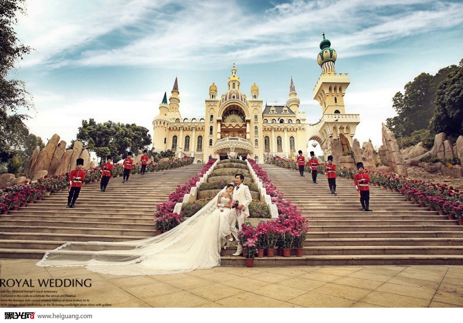 点击大图看下一张：婚礼进行时 婚纱摄影