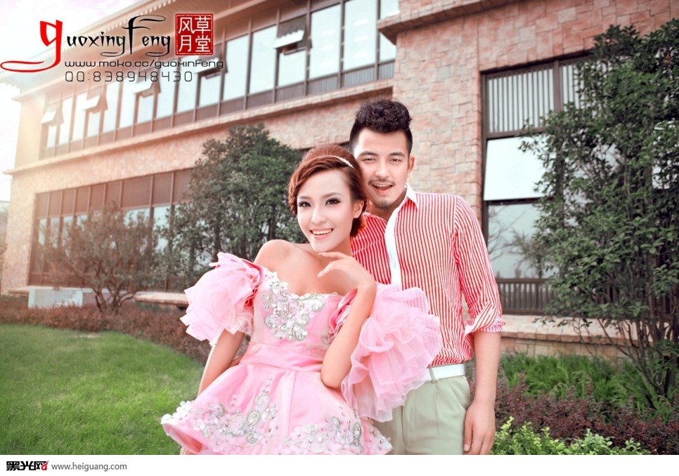 点击大图看下一张：粉 婚纱摄影