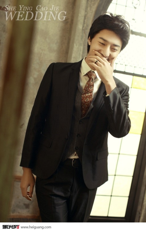 点击大图看下一张：画中娇 婚纱摄影