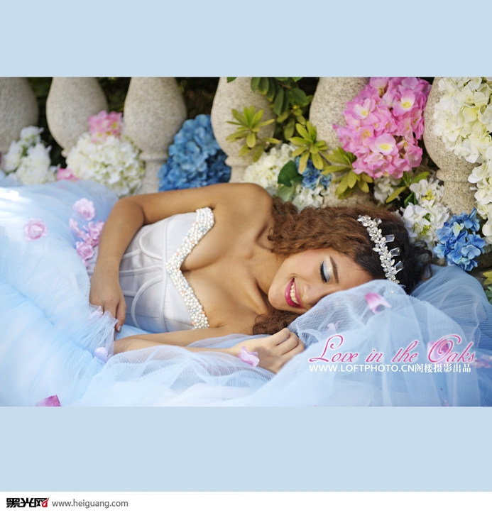 点击大图看下一张：Garden Lady 婚纱摄影