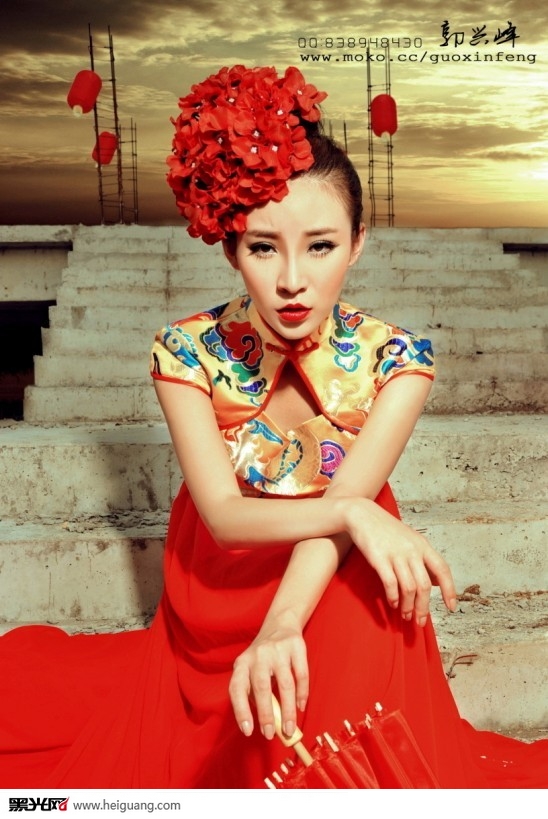 点击大图看下一张：中国风 婚纱摄影