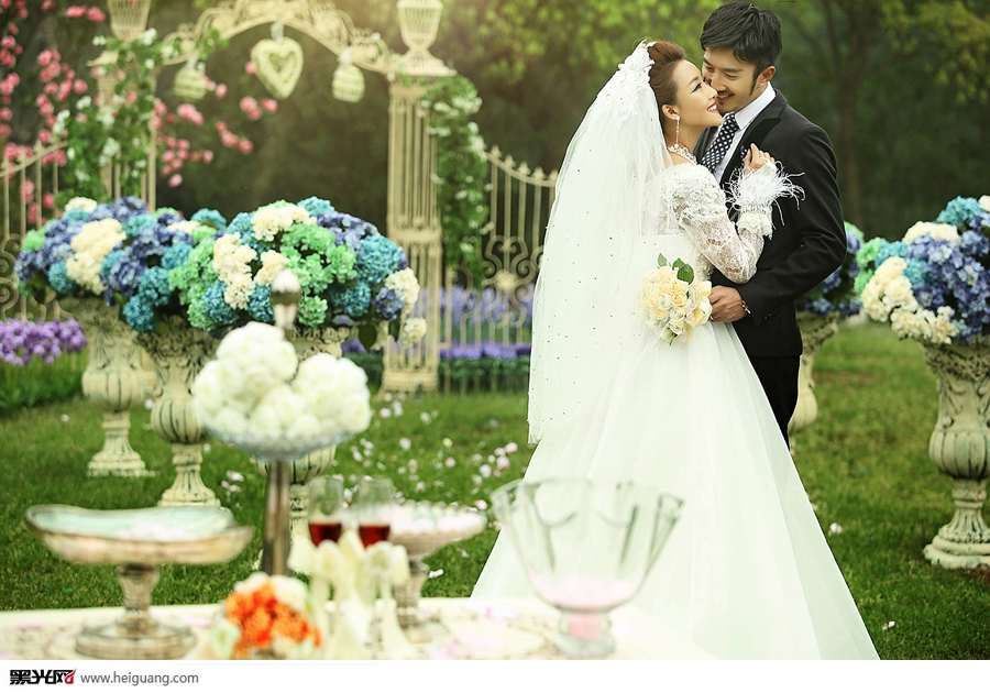 点击大图看下一张：life have you 婚纱摄影