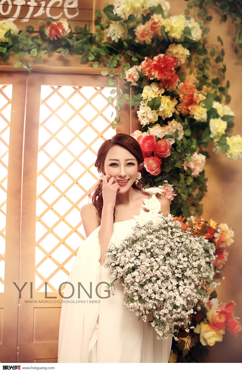 点击大图看下一张：LOVE 婚纱摄影