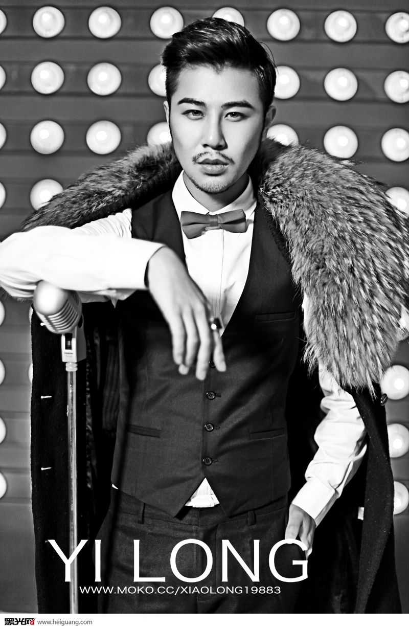 点击大图看下一张：舞台秀 婚纱摄影