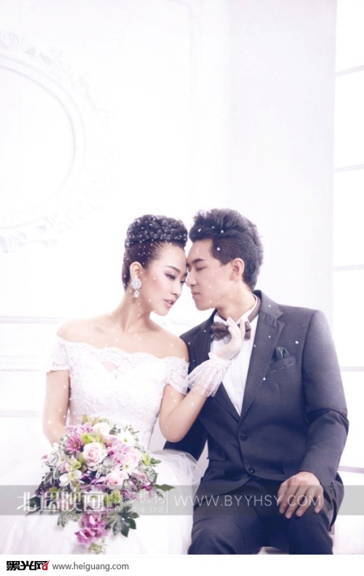 点击大图看下一张：邂逅初冬美丽 婚纱摄影