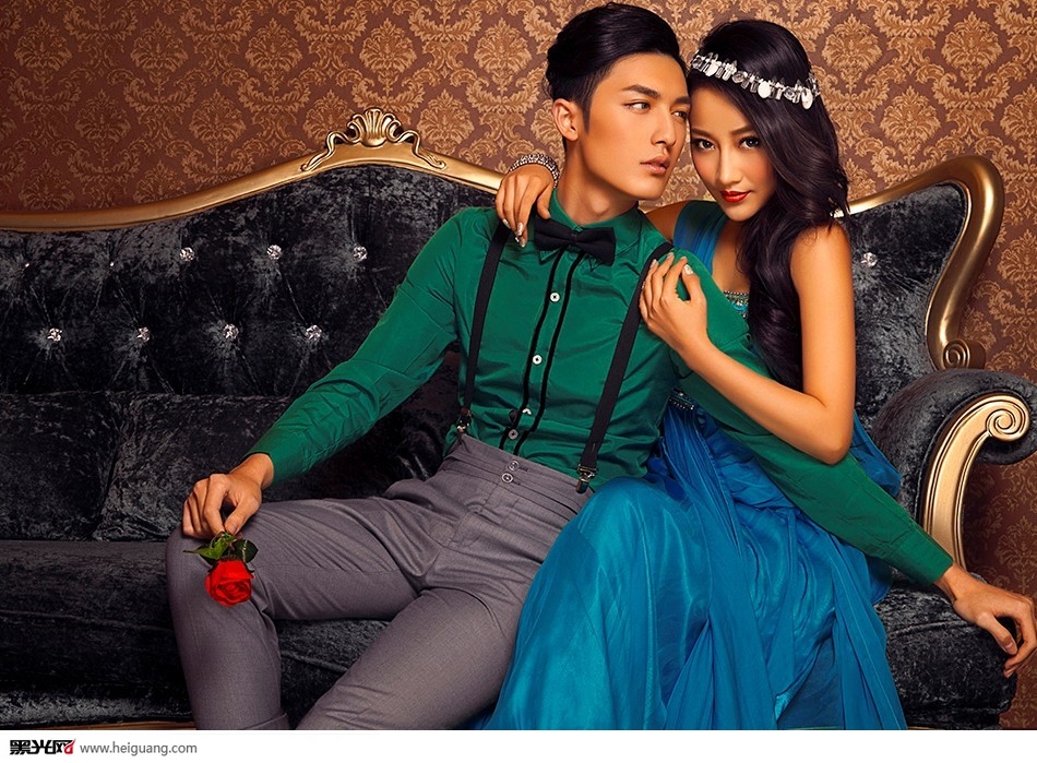 点击大图看下一张：蓝色之恋 婚纱摄影