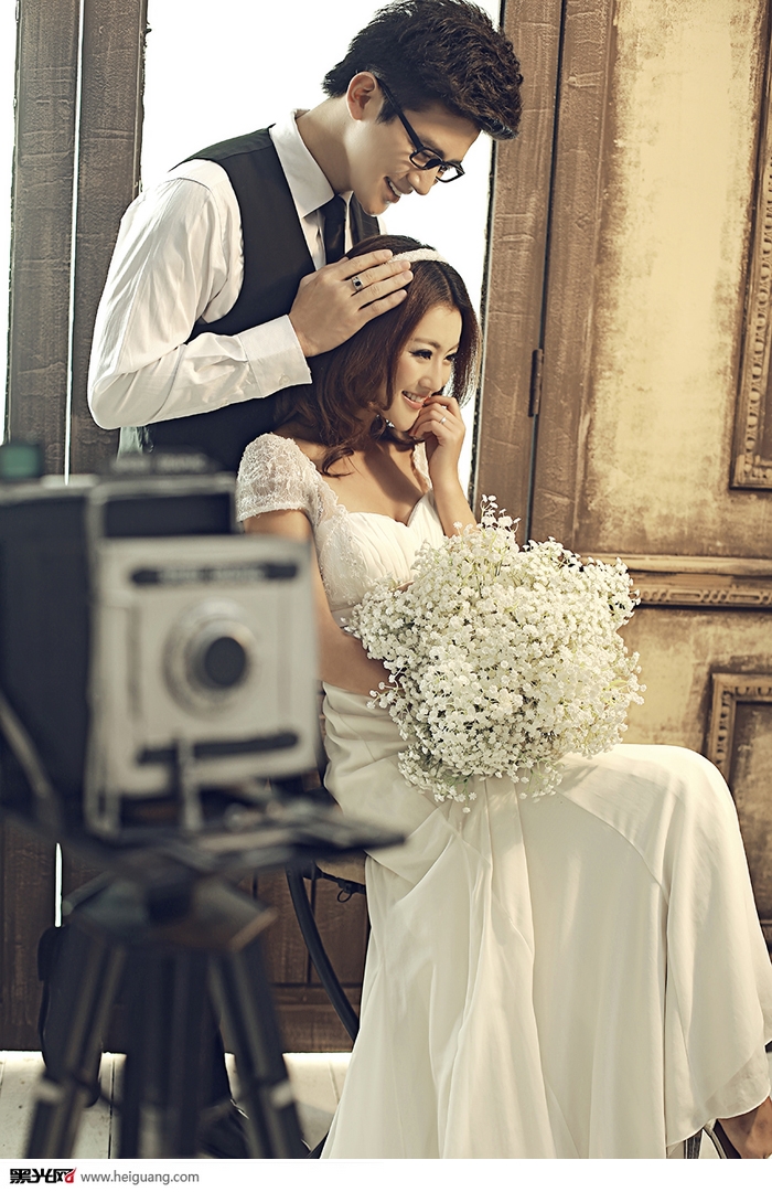 点击大图看下一张：Warm picture 婚纱摄影