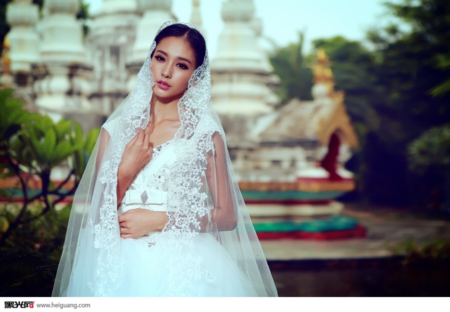 点击大图看下一张：凝结幸福的瞬间 婚纱摄影