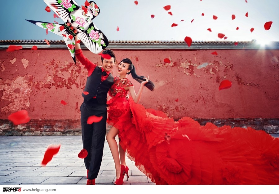 点击大图看下一张:太庙 红 婚纱摄影