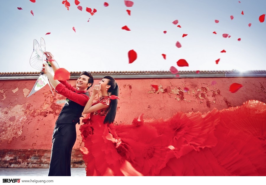 点击大图看下一张:太庙 红 婚纱摄影