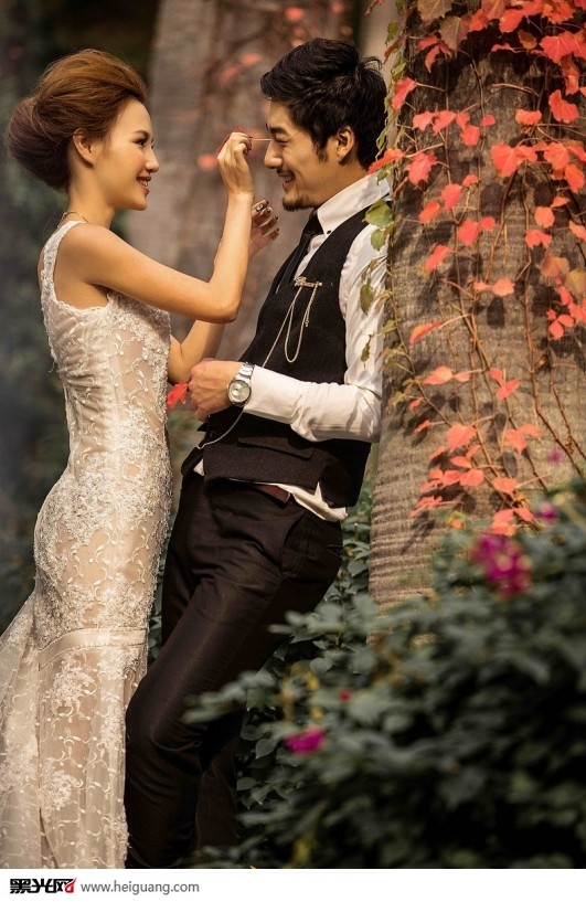 点击大图看下一张：爱 婚纱摄影