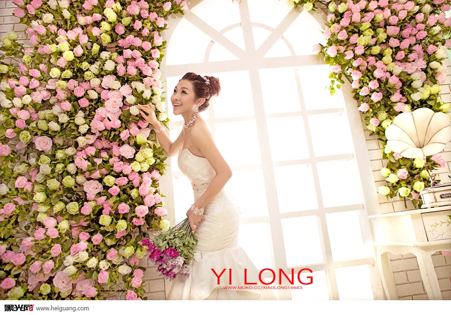 点击大图看下一张：花莫之夏 婚纱摄影