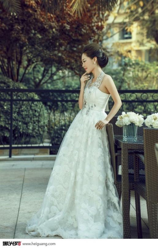 点击大图看下一张：雅居乐 婚纱摄影