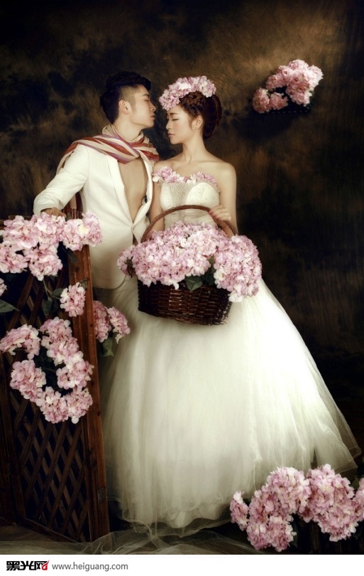 点击大图看下一张：画意映像 婚纱摄影