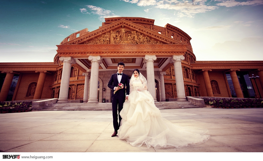 点击大图看下一张：我们结婚了 婚纱摄影