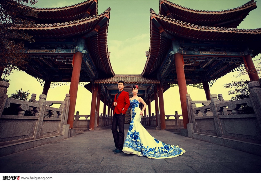 点击大图看下一张：青花瓷 婚纱摄影