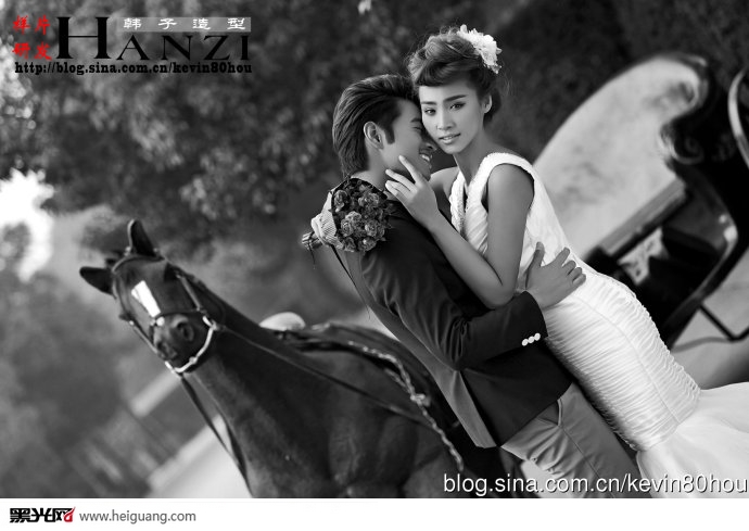 点击大图看下一张：亲密爱人 婚纱摄影