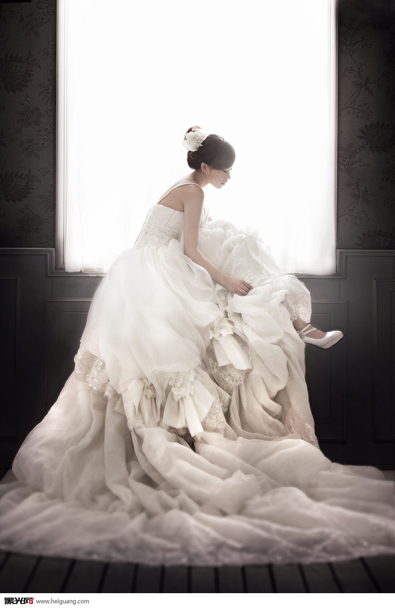 点击大图看下一张：NOBLE 婚纱摄影