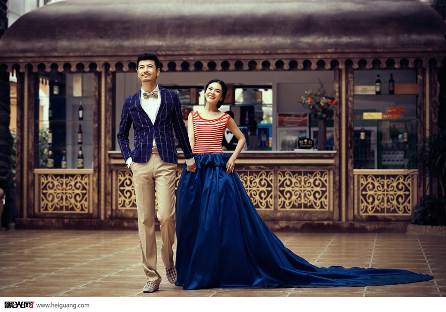 点击大图看下一张：爱情城堡 婚纱摄影