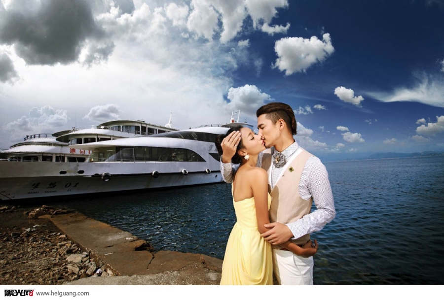 点击大图看下一张：浪漫游艇 婚纱摄影