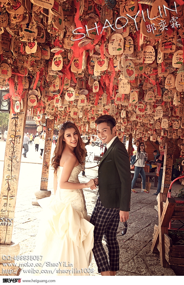 点击大图看下一张:爱在古城 婚纱摄影