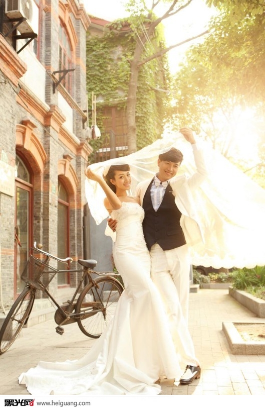 点击大图看下一张：时光 婚纱摄影