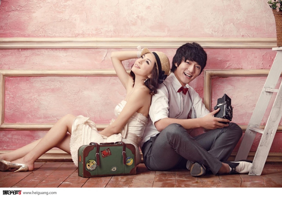 点击大图看下一张：爱的纪念日 婚纱摄影