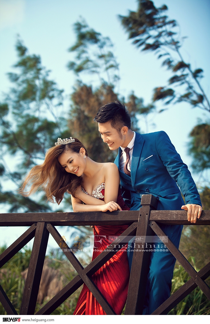 点击大图看下一张：爱恋 婚纱摄影