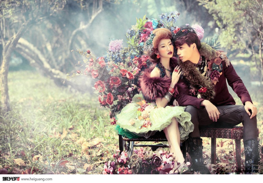 点击大图看下一张：嫣花季节 婚纱摄影