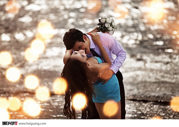 点击大图看下一张：星光下的海 婚纱摄影