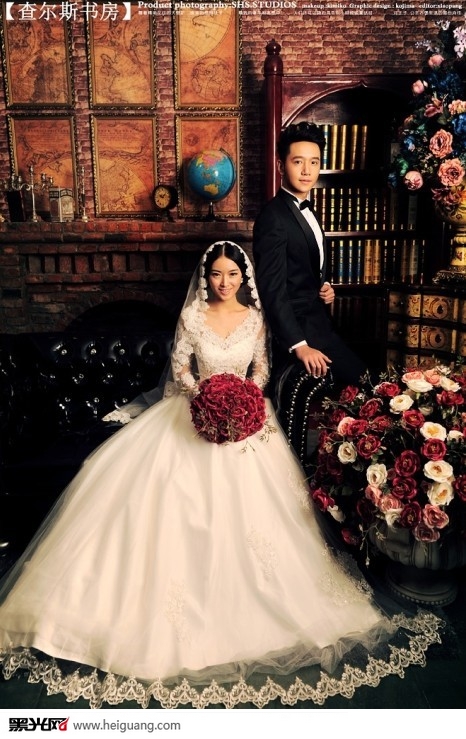 点击大图看下一张：查尔斯书房 婚纱摄影