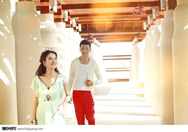 点击大图看下一张:花样年华 婚纱摄影