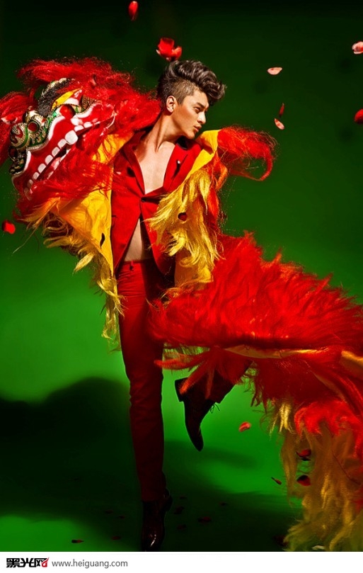 点击大图看下一张：采青 婚纱摄影