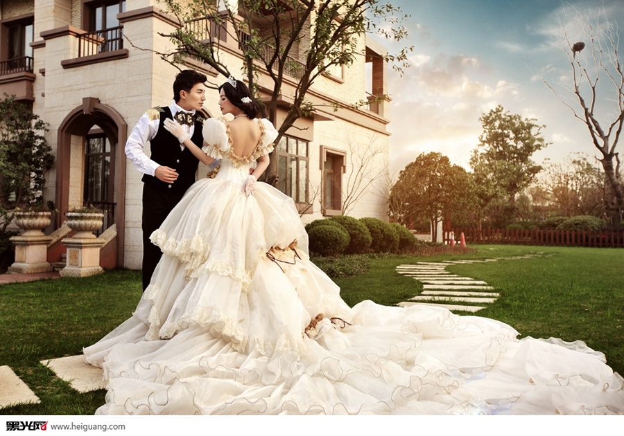 点击大图看下一张:爱丽丝 婚纱摄影