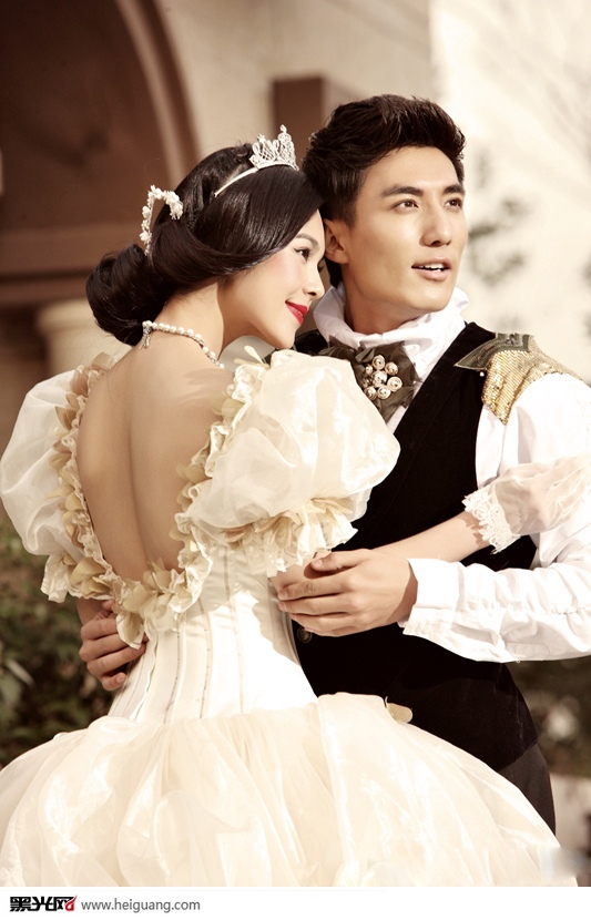 点击大图看下一张:爱丽丝 婚纱摄影